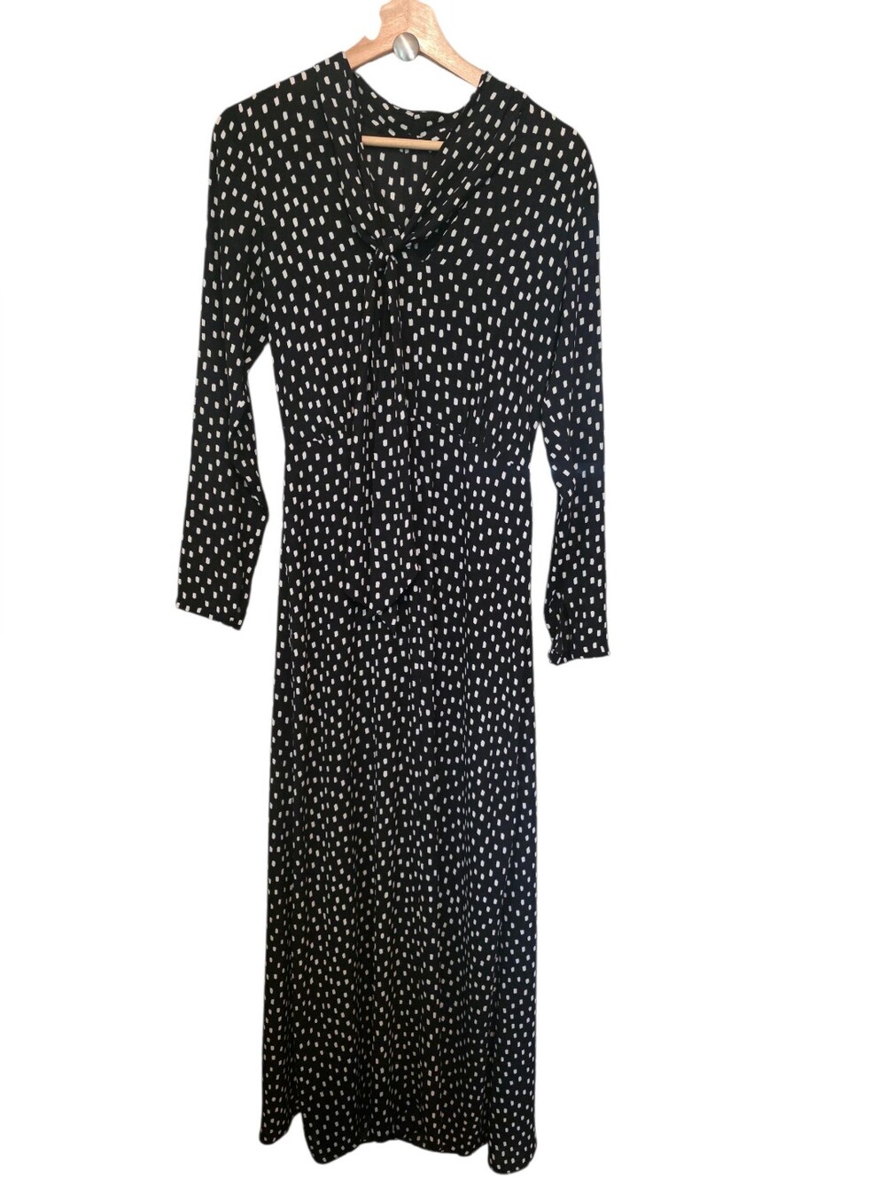 BCBGMAXAZRIA Alicha Sheer Black Maxi Dress White Dash Print V-Neck With Bow Sz 2